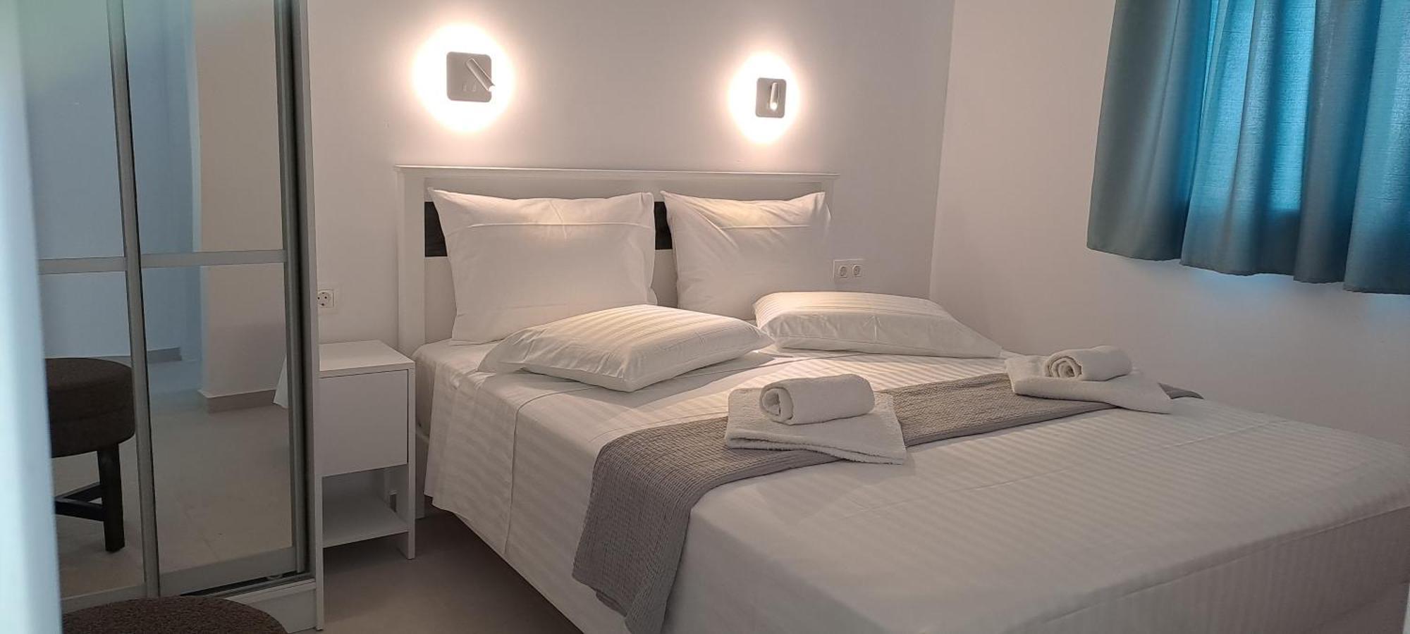 Dinas Inn Писо Ливади Екстериор снимка