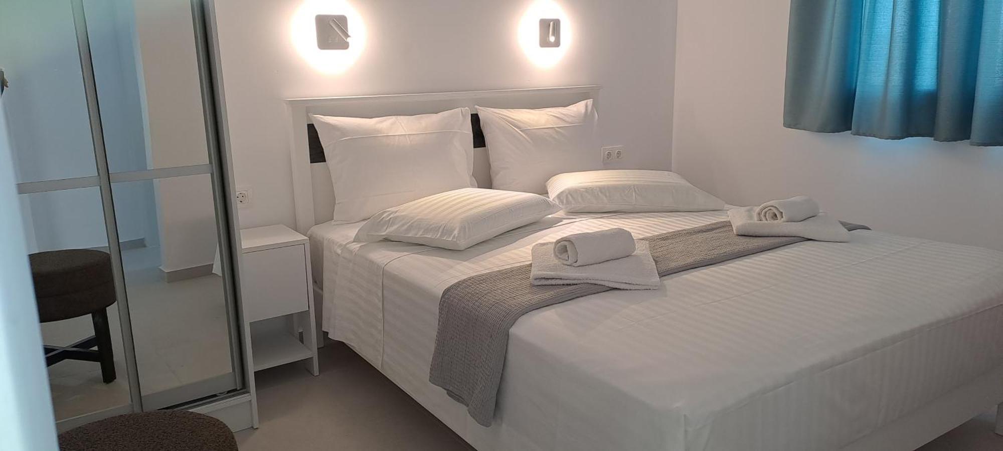 Dinas Inn Писо Ливади Екстериор снимка
